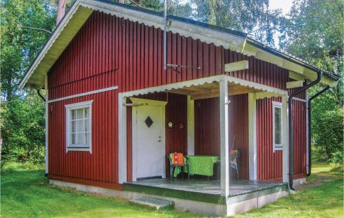 Cozy Home In Munka-ljungby With Kitchen