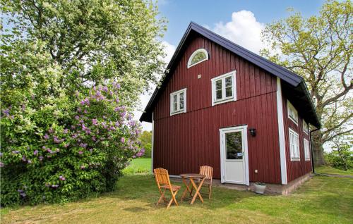 2 Bedroom Beautiful Home In Munka-ljungby