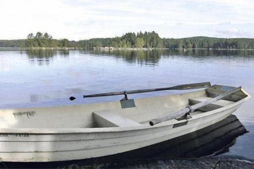 Einfache Holzhütte für das wahre Naturerlebnis am See - a87269